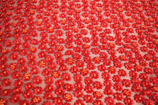 Tul Bordado Rojo con Florecillas y Perlas