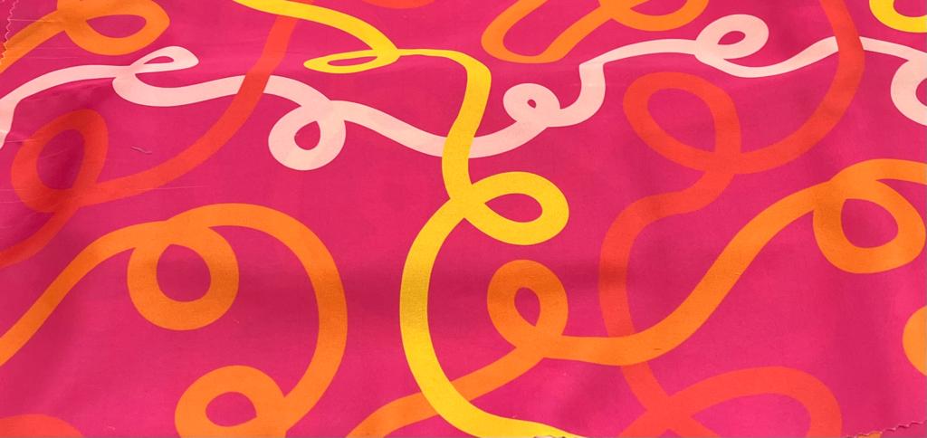 Seda Francesa Fucsia con Espirales Naranja, Amarillo y Rosa