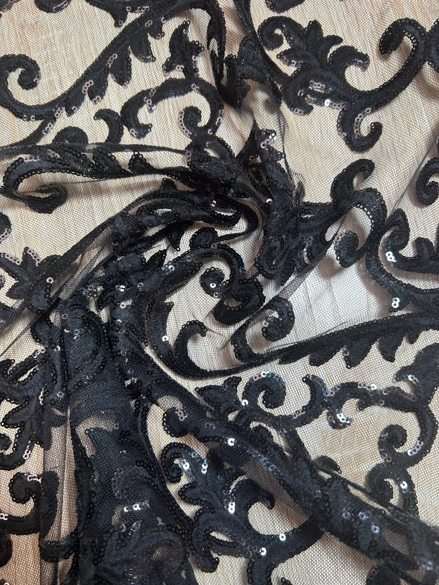 Tul Bordado Negro Damasco con Lentejuelas