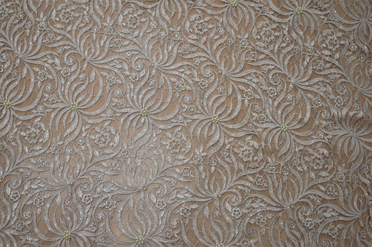Velo Bordado Beige Floral con Perlas para Novias y XV Años