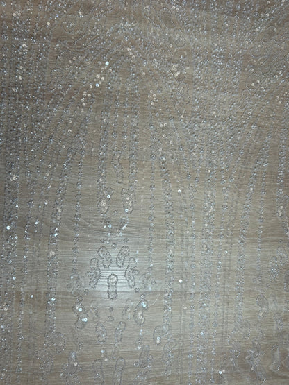 Tul Bordado Blanco con Perlas y Lentejuelas en Cascada