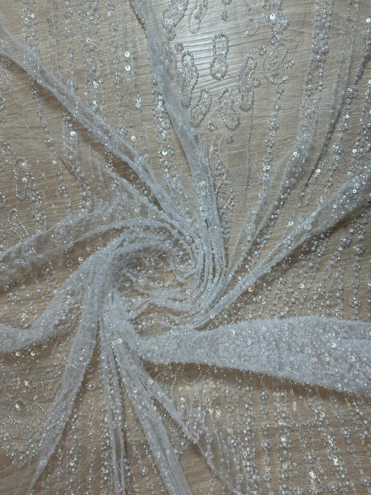 Tul Bordado Blanco con Perlas y Lentejuelas en Cascada