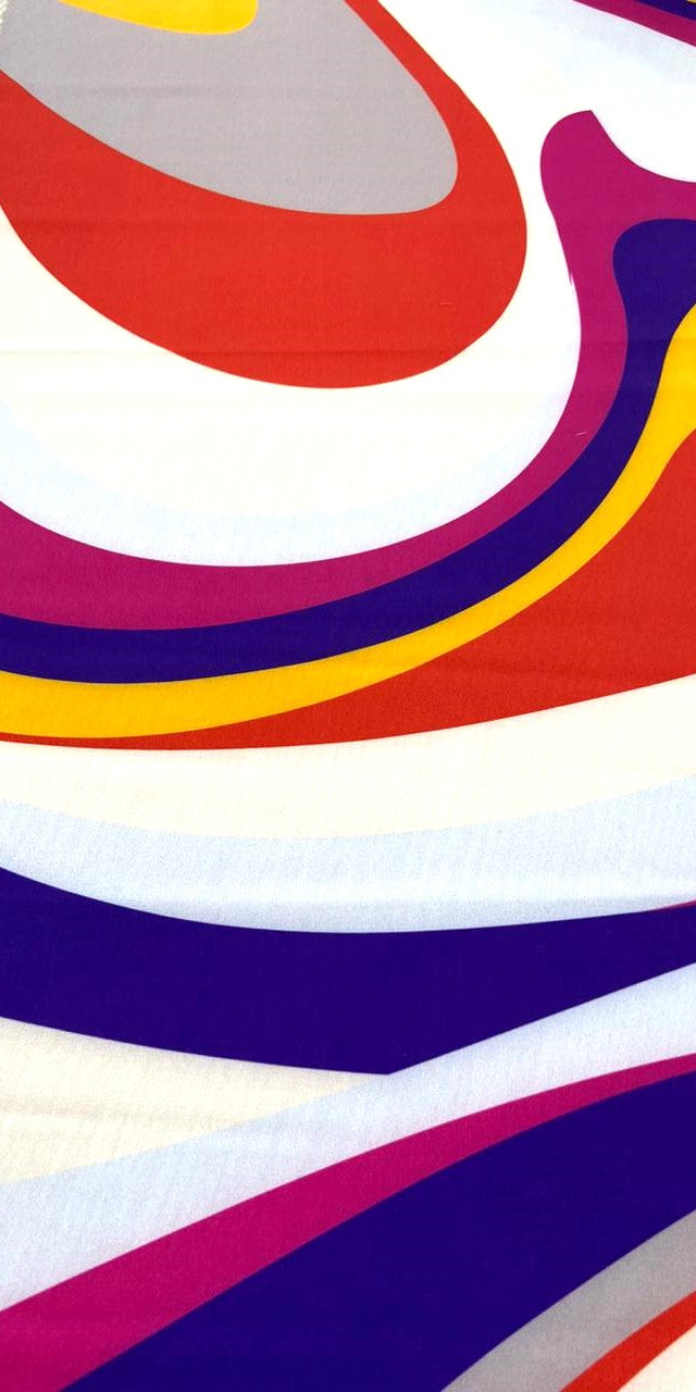 Seda francesa con estampado de ondas retro en rojo, gris perla, morado y fucsia