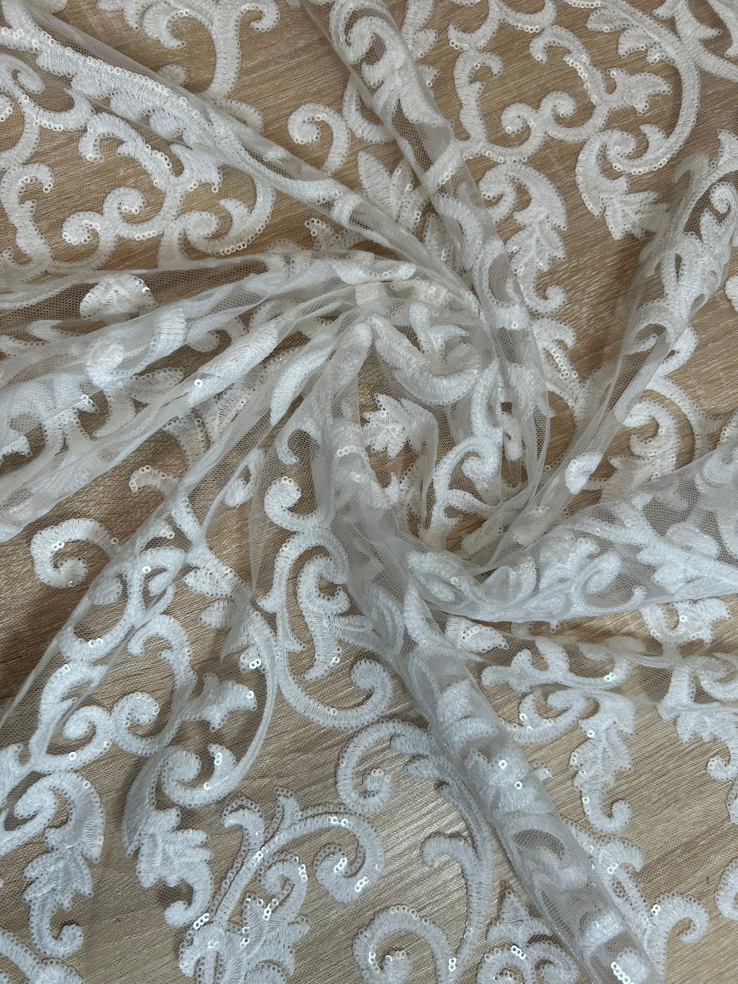 Tul Bordado Blanco Damasco con Lentejuelas
