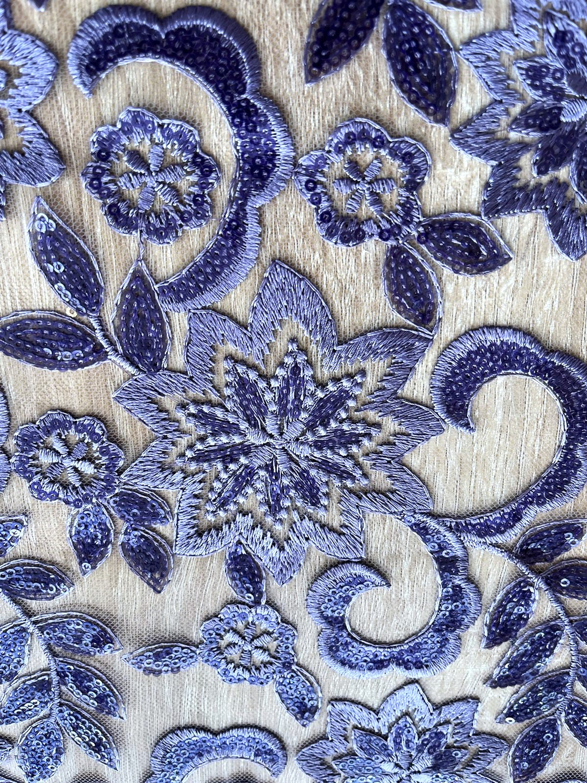 Tul Bordado Floral con Lentejuelas Lila y Vino
