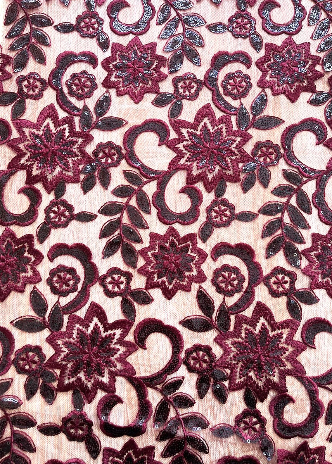 Tul Bordado Floral con Lentejuelas Lila y Vino