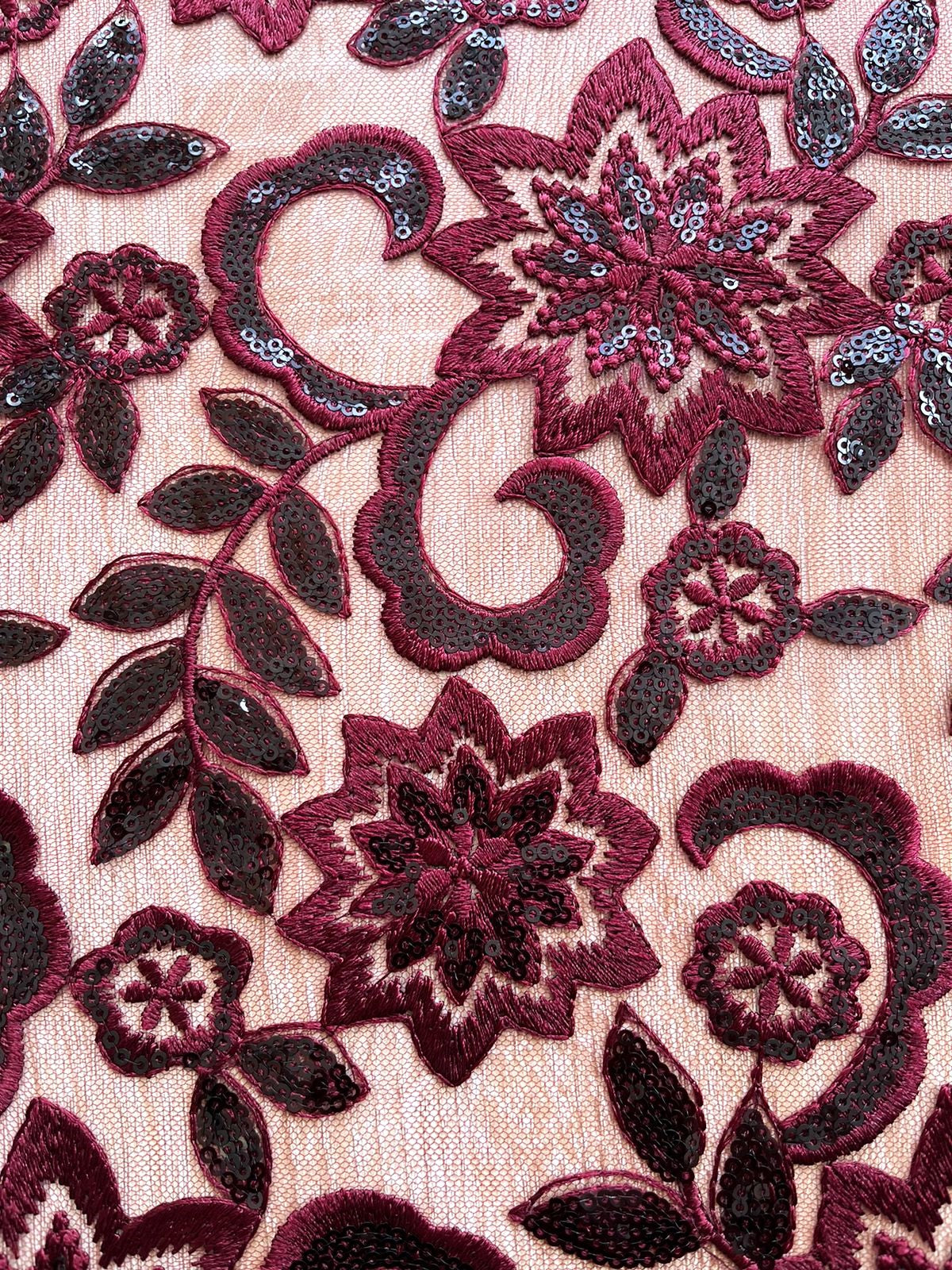 Tul Bordado Floral con Lentejuelas Lila y Vino